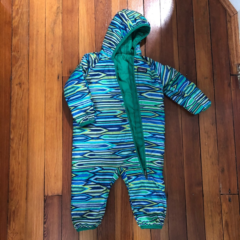 Patagonia reversible snow suit - 6-12 months